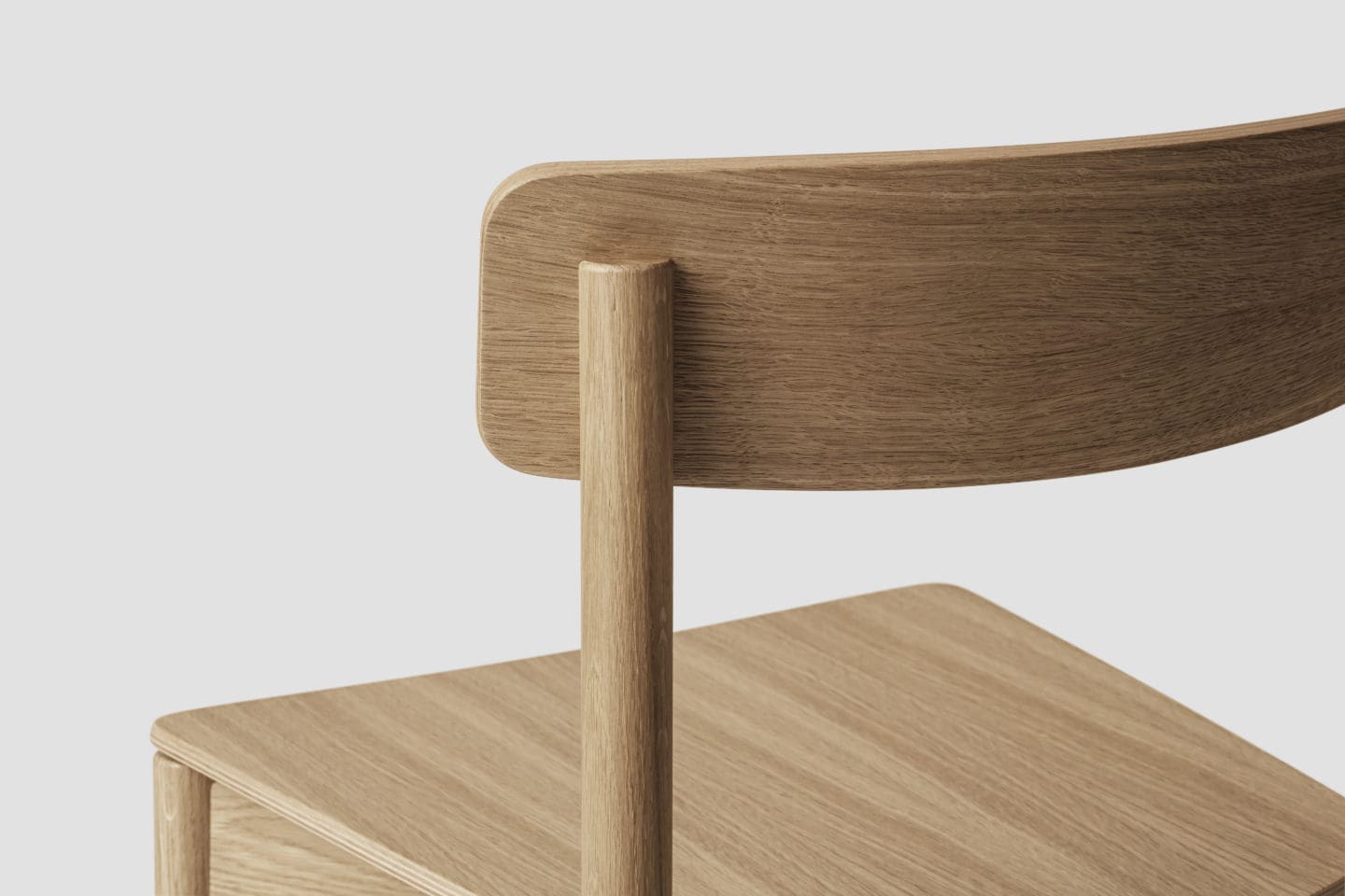 Oak and plywood form the Cross Chair