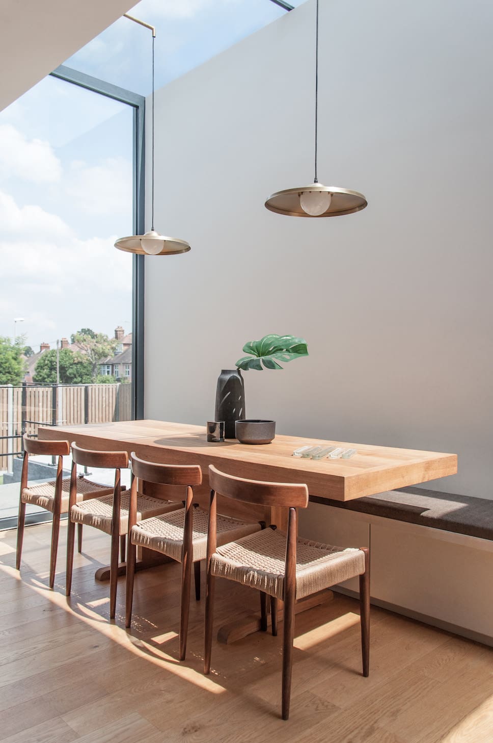 Dining room and wrapped glazing element